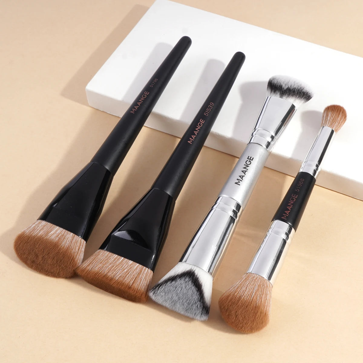 MAANGE 4pcs Makeup Brushes 2pcs Dual-ended Concealing Blush Brushes 2pcs Flat Top Angled Foundation Brushes Kit for Gifts Girls